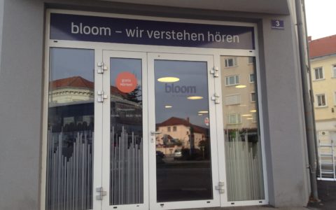 bloom, Wr. Neustadt